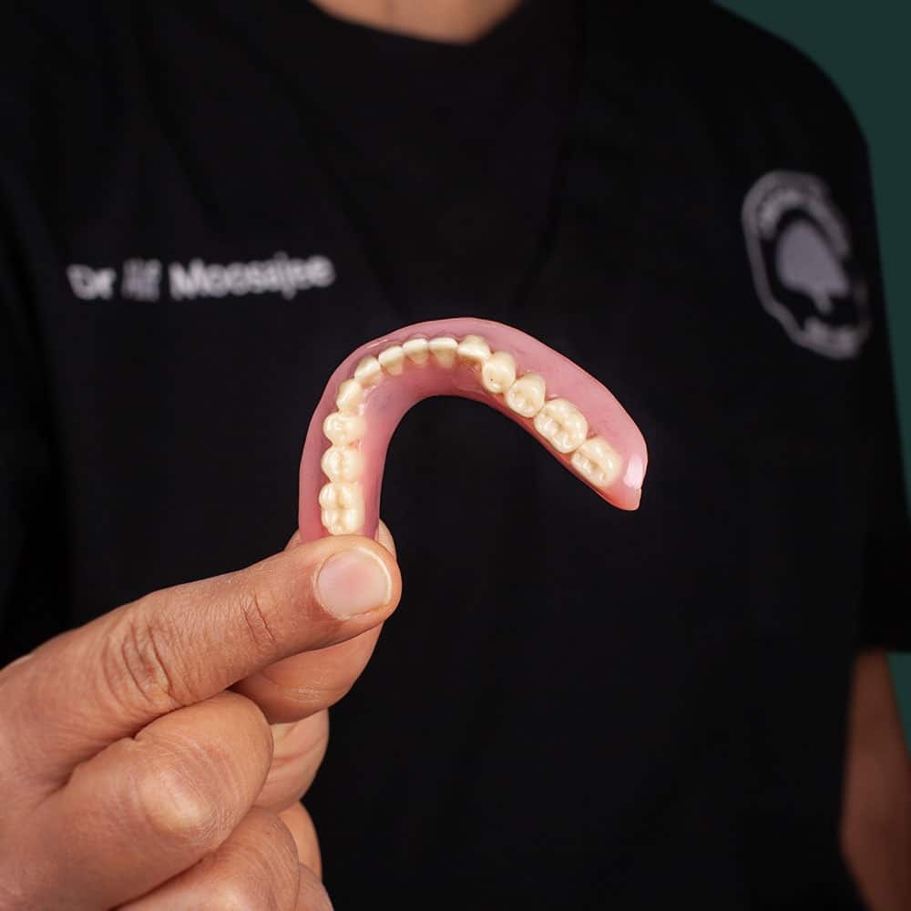 denture $variable({"type":"content","value":{"name":"post_title","settings":{"before":"","after":""}}})$